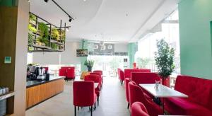 KampungbesarThe Crew Hotel Kualanamu International Airport的一间设有红色椅子的餐厅,提供Aasteryasteryasteryasteryasteryasteryasteryasteryasteryasteryasteryasteryasteryasteryasteryasteryasteryasteryasteryasteryasteryasteryasteryasteryasteryasteryasteryasteryasteryasteryasteryasteryasteryasteryasteryasteryasteryasteryasteryasteryasteryasteryasteryasteryasteryasteryasteryasteryasteryasteryasteryasteryasteryasteryasteryasteryasteryasteryasteryasteryasteryasteryasteryasteryasteryasteryasteryasteryasteryasteryasteryasteryasteryasteryasteryasteryasteryasteryasteryasteryasteryasteryasteryasteryasteryasteryasteryasteryasteryasteryasteryasteryasteryasteryasteryasteryasteryasteryasteryasteryasteryasteryasteryasteryasteryasteryasteryasteryaster