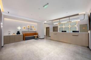 Η κουζίνα ή μικρή κουζίνα στο Jinjiang Inn Shenzhen Airport