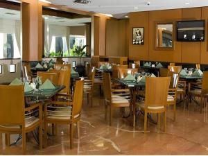 Εστιατόριο ή άλλο μέρος για φαγητό στο Labersa Grand Hotel &Convention Center