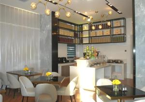 Zona de lounge sau bar la Echarm Hotel Xiangyang Erqi