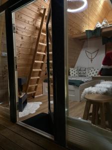 Ένα μπάνιο στο NEW! Glamping House with new hot tub and sauna- Hisa oddiha UPDATED DECEMBER 2025