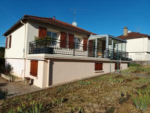 Το κτήριο όπου στεγάζεται  η παραθεριστική κατοικία