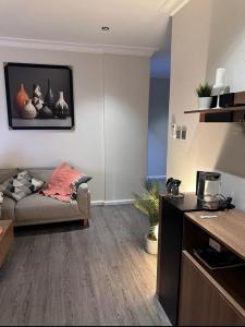 Køkken eller tekøkken på شقة أنيقه غرفتين وصالة بدخول ذاتي + 28 billeder