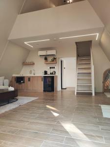 O bucătărie sau chicinetă la كوخ ساره الريفي