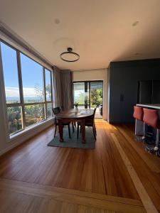 Imagine din galeria proprietății Shire Peak Farm Near Hobbiton Stunning Views în Tirau +23 fotografii