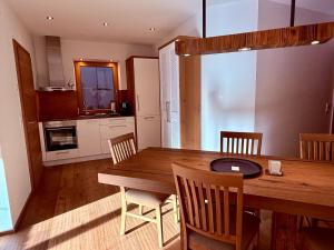 Una cocina o kitchenette en Bergappartement Talblick