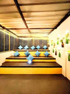 Ένα ή περισσότερα κρεβάτια σε δωμάτιο στο Hidden Monkey Hostel, Chet Singh Ghat, Varanasi