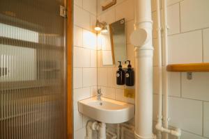 Ένα μπάνιο στο Urban Yurt +16 φωτογραφίες