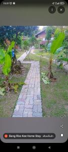 Κήπος έξω από το Bang Riss Kee Home Stay3