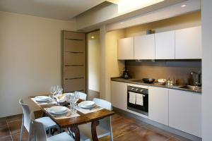 Η κουζίνα ή μικρή κουζίνα στο Luxury Villa Overlooking Assisi Valley