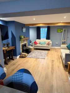 Posezení v ubytování The Ship Inn's Mill Cottage - Weavers Way