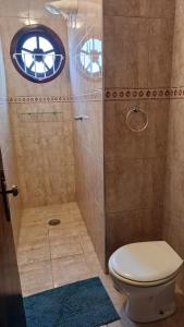 Et badeværelse på Comfortable Beach House