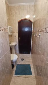 Et badeværelse på Comfortable Beach House