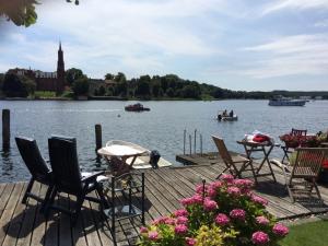 Galeriebild der Unterkunft FeWo Direkt Am See - Malchow in Malchow