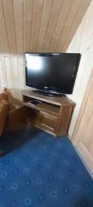 Μια τηλεόραση ή/και κέντρο ψυχαγωγίας στο KOMFORT