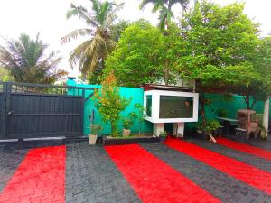 O grădină în afara Tharusha Homestay Mirissa