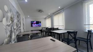 Μια τηλεόραση ή/και κέντρο ψυχαγωγίας στο Hostel Miras