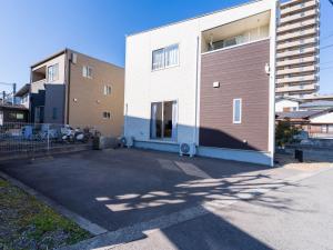 Bygningen som feriehuset ligger i