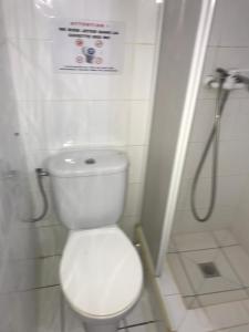 Koupelna v ubytování Bungalow Takaya Bambou