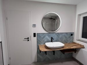 Ένα μπάνιο στο Chalet am Biggesee +15 φωτογραφίες