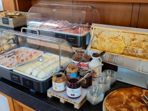 Еда / где поесть недалеко от отеля