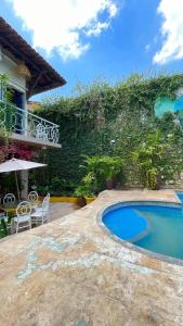 Бассейн в O Plácido Arte Hostel или поблизости