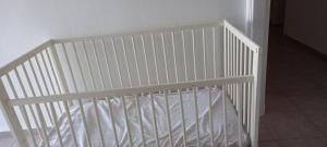 Una cama o camas en una habitación de Balcony to Aegeon 1