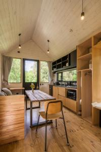 Η κουζίνα ή μικρή κουζίνα στο Encuentro Silvestre. Tiny house en Lago Lolog