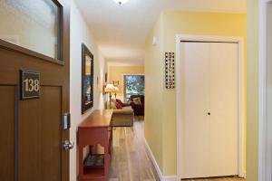 Postel nebo postele na pokoji v ubytování Ski Condo 138 + 22 fotografií