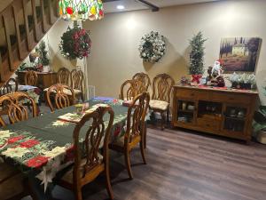 Εστιατόριο ή άλλο μέρος για φαγητό στο WOW!! Ultimate Pocono Retreat, Hot Tub, Game Room, Deck, Lakes, Skiing, Pools