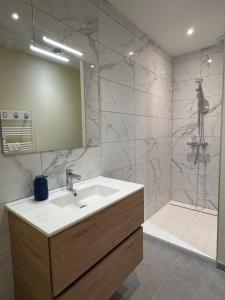 Phòng tắm tại La chambre des amis