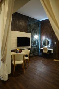 Μια τηλεόραση ή/και κέντρο ψυχαγωγίας στο The R Hotel Islamabad