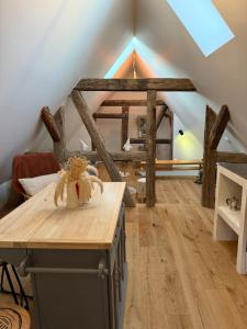 Φωτογραφία από το άλμπουμ του Renovated Alsatian house Maison Théless σε Niederhergheim