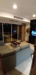 Χώρος καθιστικού στο Executive Residence 2