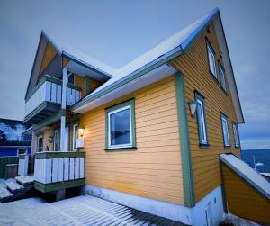 Seaview的一栋外墙是木质的房子