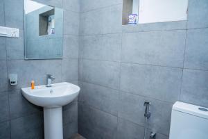 Ένα μπάνιο στο Medhani +36 φωτογραφίες