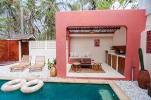 Swimmingpoolen hos eller tæt på Villa Qetzia