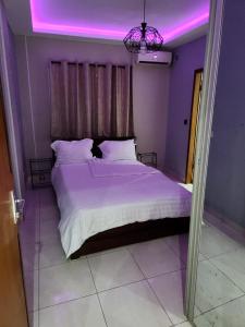 Un pat sau paturi într-o cameră la Family Suite - 2CH dont 1 en option ou payante ET1D