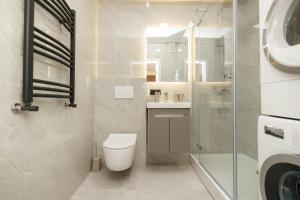 O baie la Modern & Cozy 1-Bedroom Apartment in Chisinau