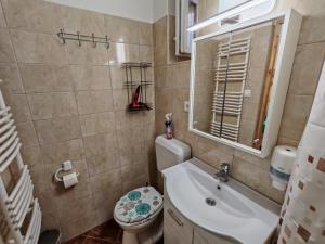 Ένα μπάνιο στο St. Rita Guesthouse +4 φωτογραφίες