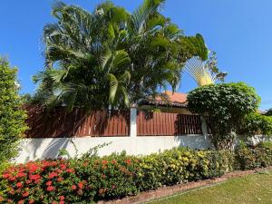 Κήπος έξω από το Project 17