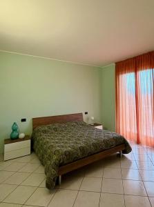 Ένα ή περισσότερα κρεβάτια σε δωμάτιο στο Your home, in a strategic location