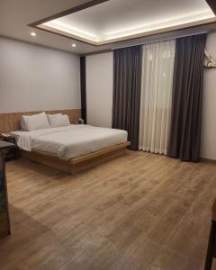 Φωτογραφία από το άλμπουμ του 광주광역시 호텔 넘버25 하남점 σε Gwangju