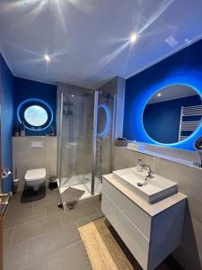 Ένα μπάνιο στο Ferienwohnungen mit Feldblick +25 φωτογραφίες