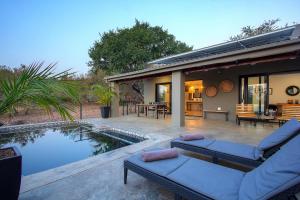 Bazén v ubytování Palahala nebo v jeho okolí