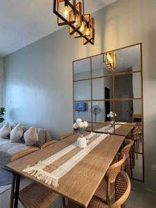 Φωτογραφία από το άλμπουμ του Elegant House 2-BR at Dahican Mati with Free Wi-Fi σε Dahikan