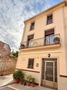 Το κτήριο όπου στεγάζεται  η παραθεριστική κατοικία