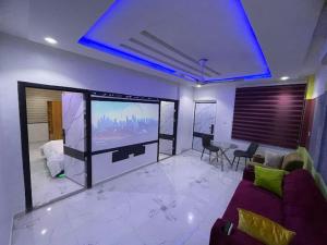 TV a/nebo společenská místnost v ubytování Classic Hideout Homes + 5 fotografií