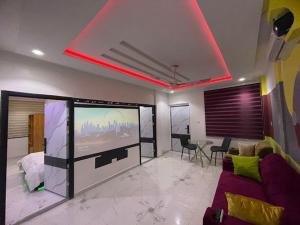 TV a/nebo společenská místnost v ubytování Classic Hideout Homes