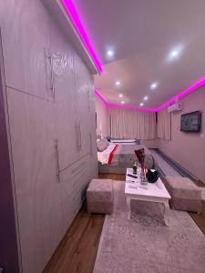 Χώρος καθιστικού στο Hotel Bardhi